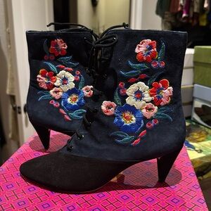 Tory Burch Embroidered Ankle Boots – Size 8 (Never Worn)
